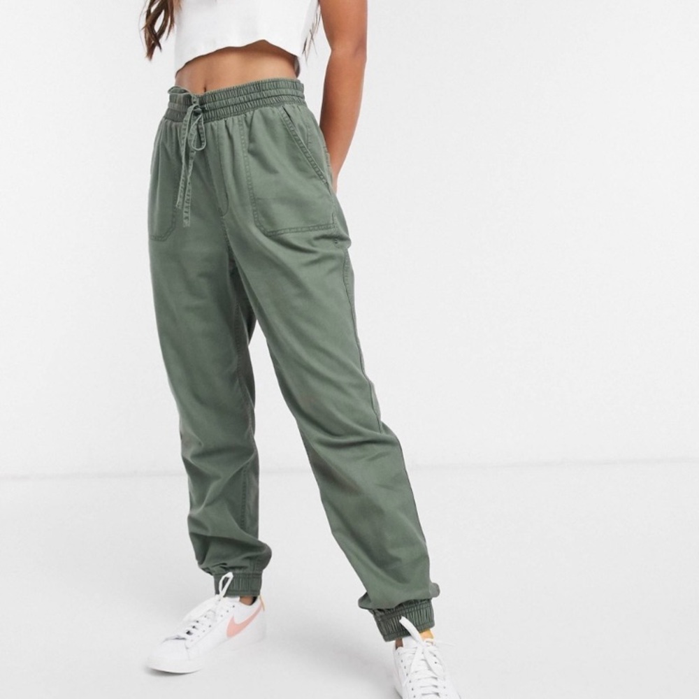 Hollister 🦅 High Rise Jogger - Army Green 💚🐊